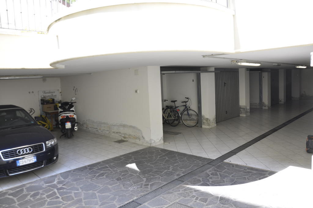 Residence Hamilton ริชโชเน ภายนอก รูปภาพ