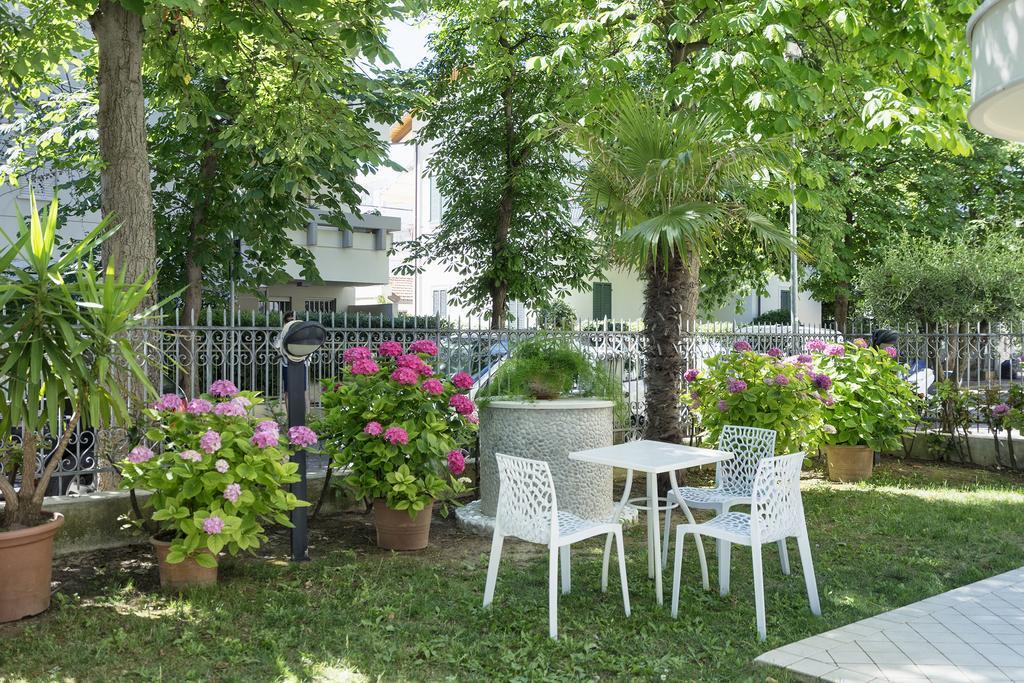 Residence Hamilton ริชโชเน ภายนอก รูปภาพ